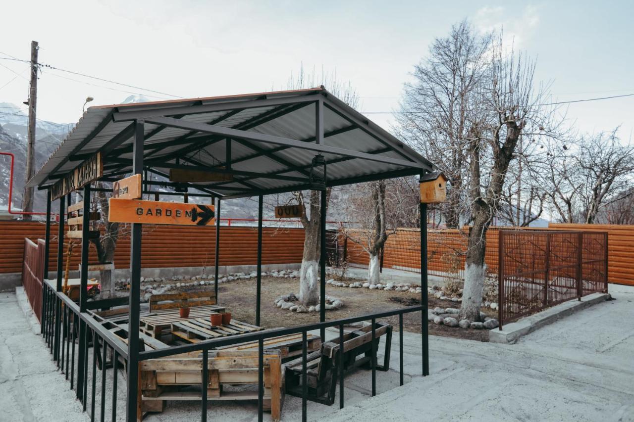 Wooden Hotel Kazbegi Exterior foto