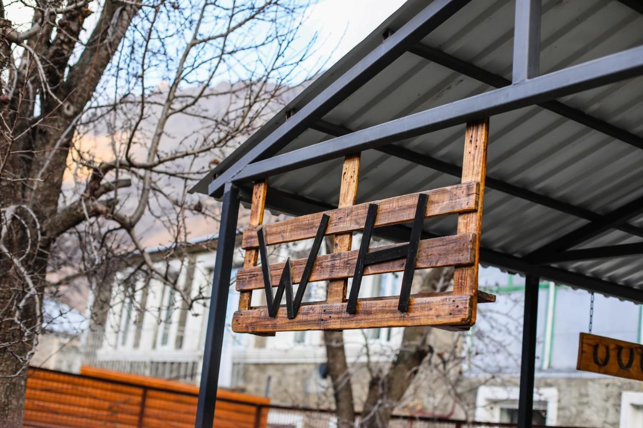 Wooden Hotel Kazbegi Exterior foto