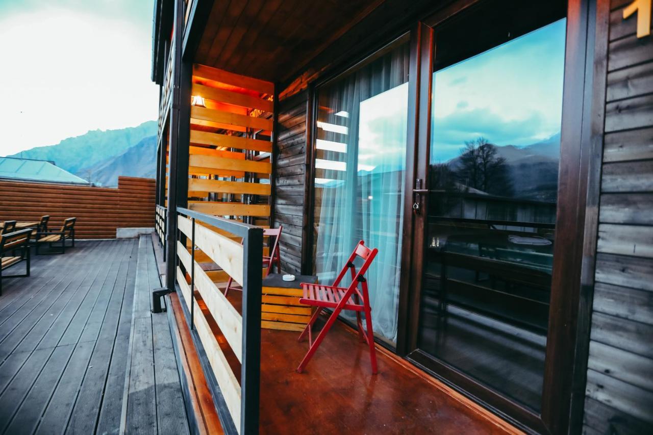 Wooden Hotel Kazbegi Exterior foto